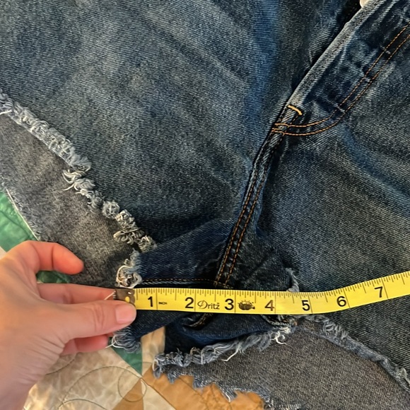 Levi’s ribcage denim shorts size 31 - Picture 7 of 7
